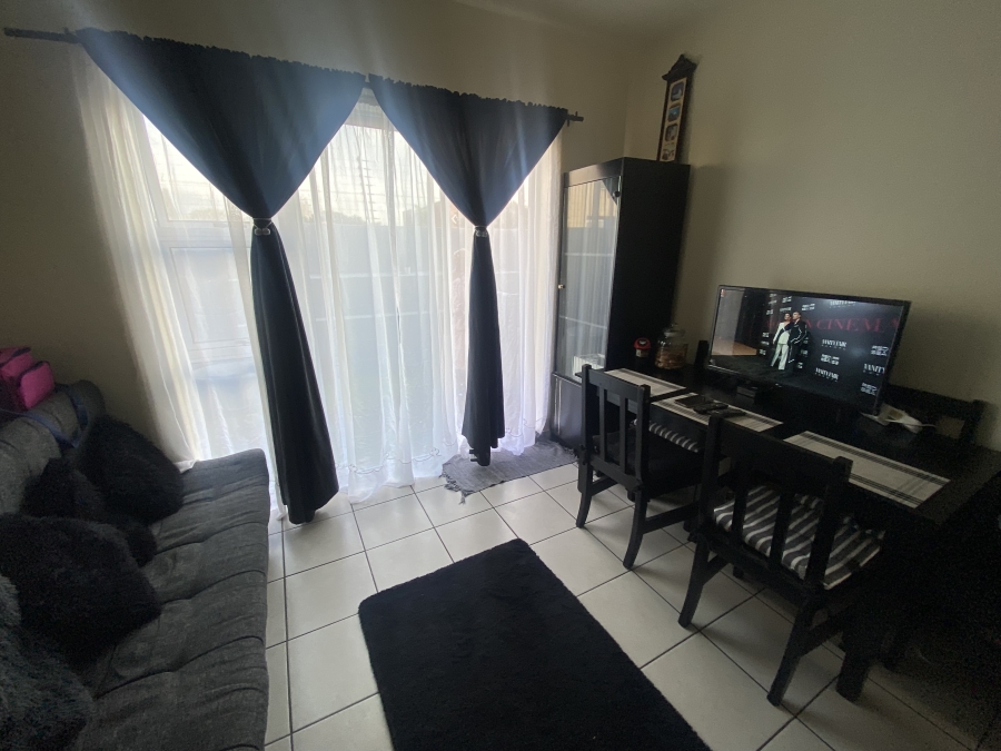 To Let 1 Bedroom Property for Rent in Vasco Estate Western Cape